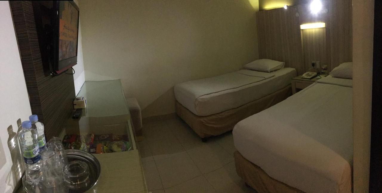 Hotel Wisata Niaga Purwokerto Exterior foto