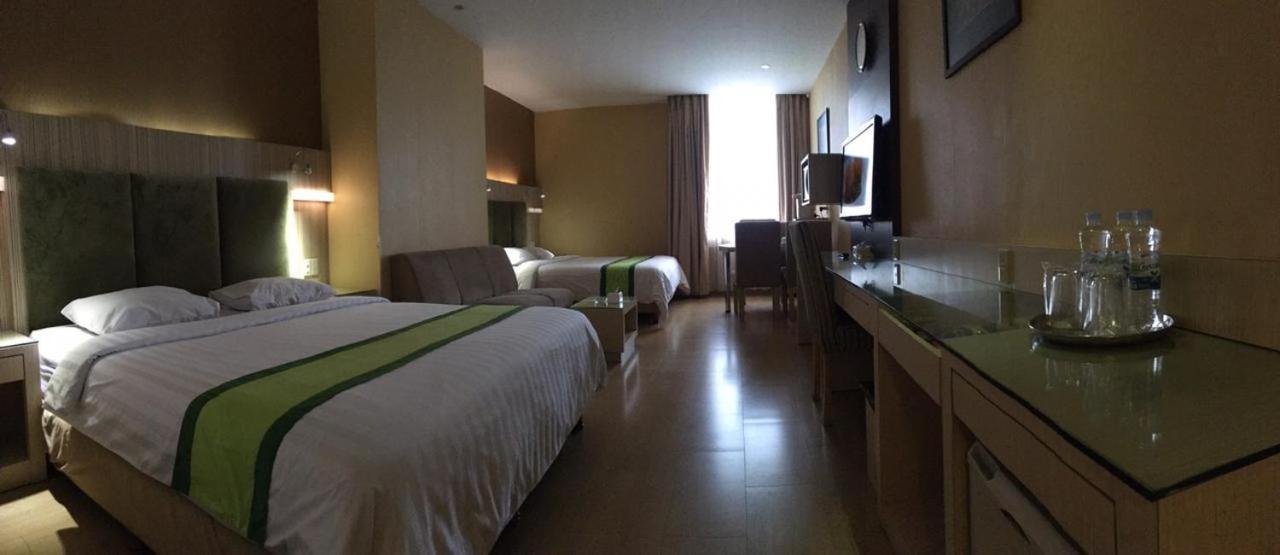 Hotel Wisata Niaga Purwokerto Exterior foto